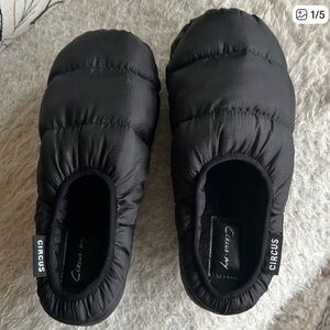 Black Puffy Slippers